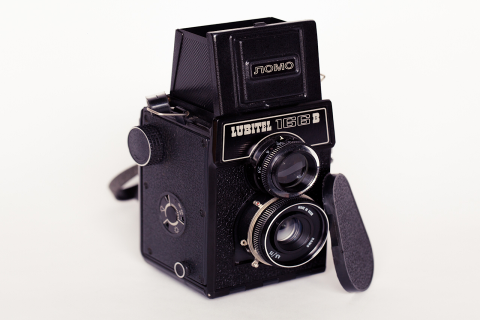 Magnifier and Focusing hood.