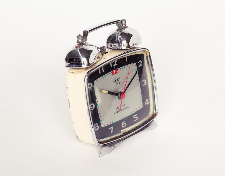 Gorgeous vlack and silver face.